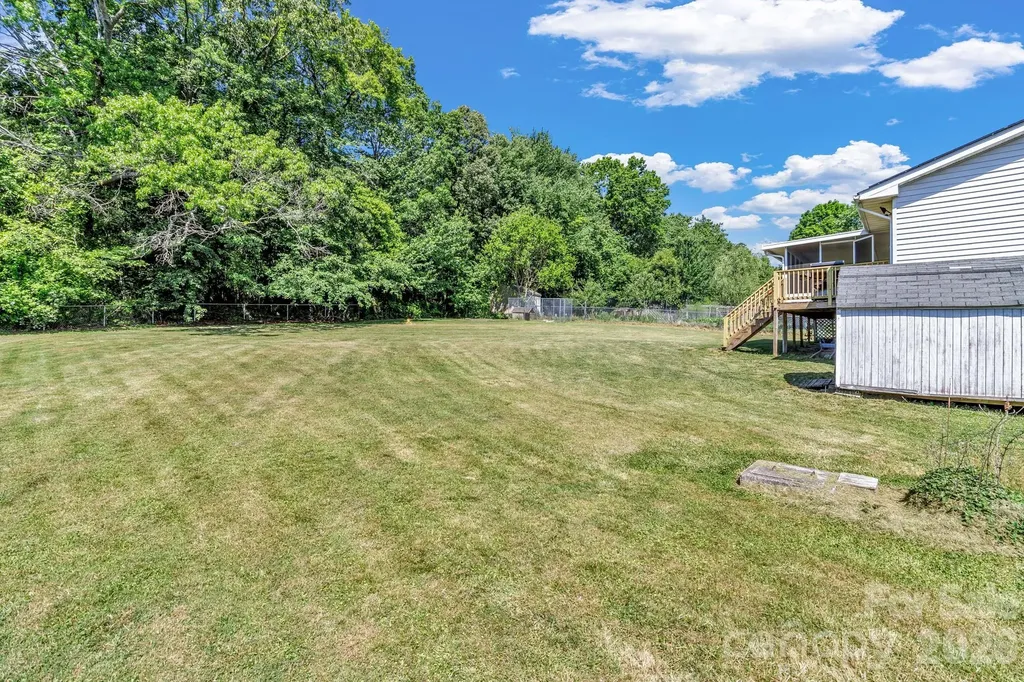 13 Spring Lake Drive Fletcher NC 28732