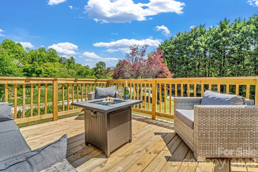 13 Spring Lake Drive Fletcher NC 28732