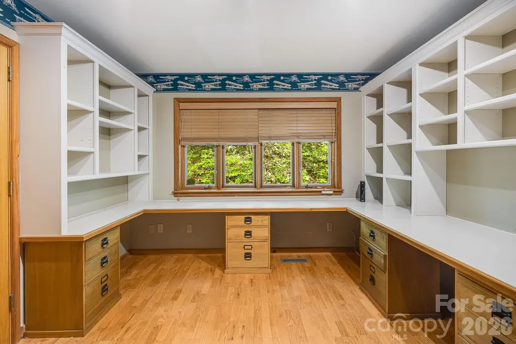 24 Smokey Road Asheville NC 28803