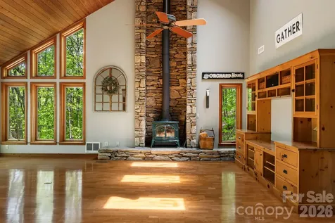 24 Smokey Road Asheville NC 28803