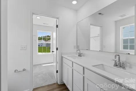 1602 Highacre Place Bessemer City NC 28016