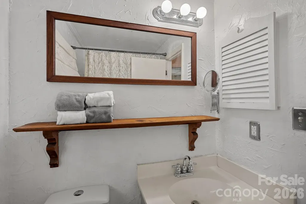 817 Bent Wood Court Matthews NC 28105