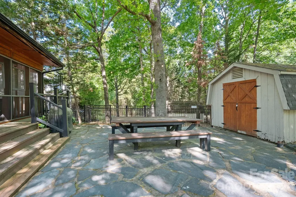 817 Bent Wood Court Matthews NC 28105