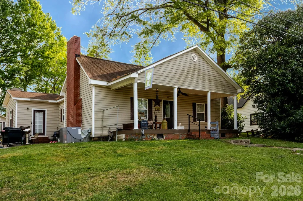 416 E Washington Avenue Bessemer City NC 28016