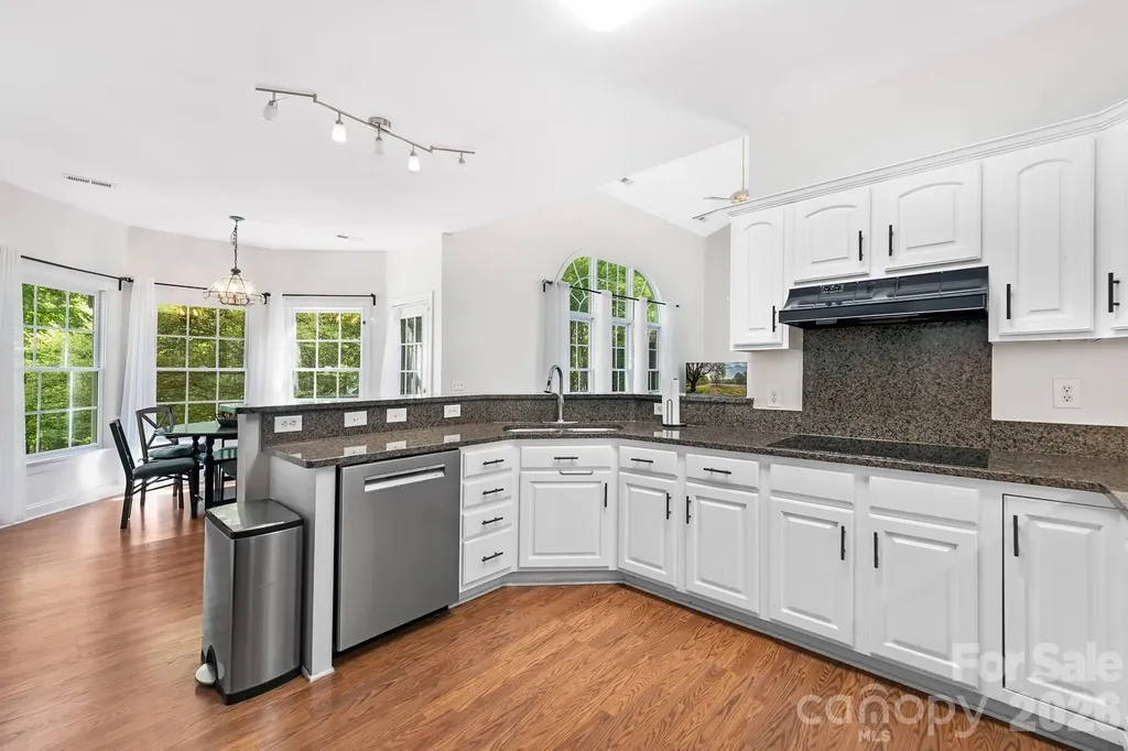 8908 Leinster Drive Charlotte NC 28277