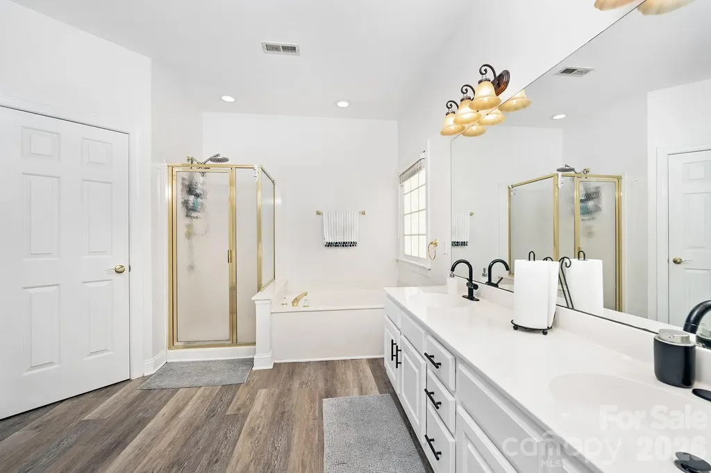 8908 Leinster Drive Charlotte NC 28277