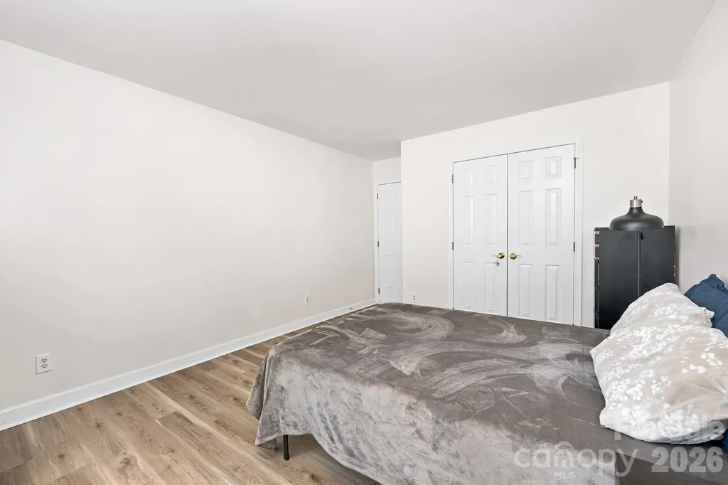 8908 Leinster Drive Charlotte NC 28277