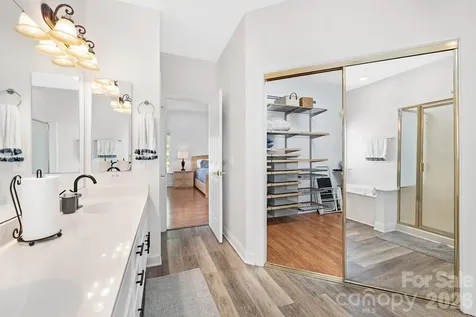8908 Leinster Drive Charlotte NC 28277