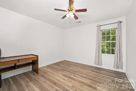 8908 Leinster Drive Charlotte NC 28277