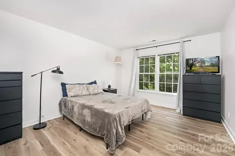 8908 Leinster Drive Charlotte NC 28277