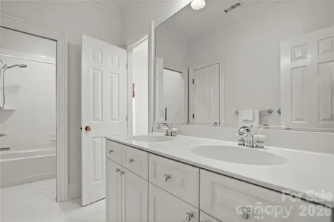 2046 Hopedale Avenue Charlotte NC 28207