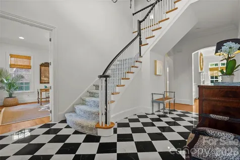 2046 Hopedale Avenue Charlotte NC 28207