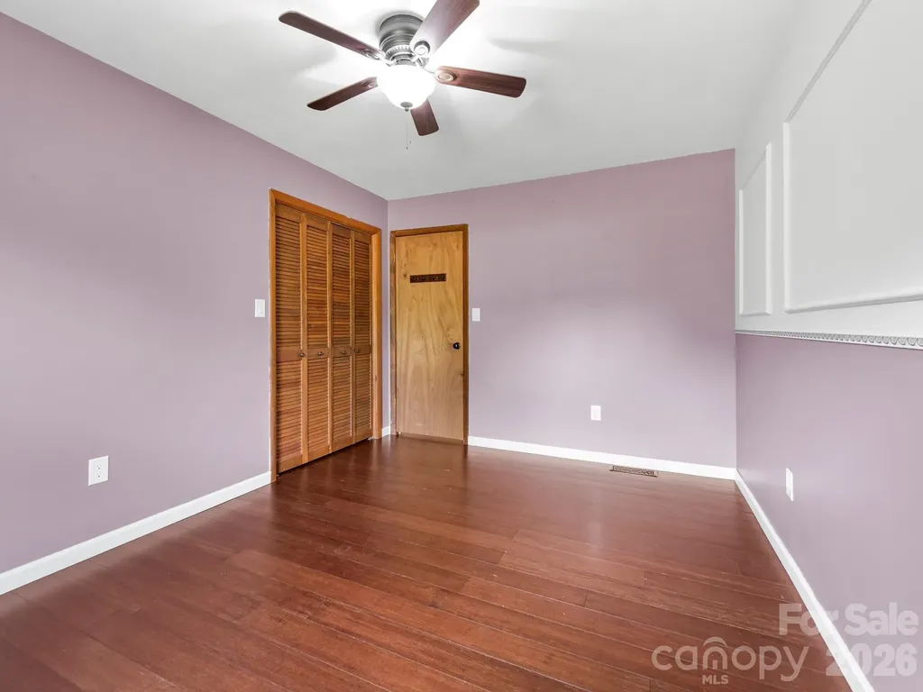 21 Dogwood Grove Asheville NC 28805
