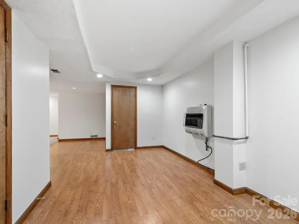 21 Dogwood Grove Asheville NC 28805