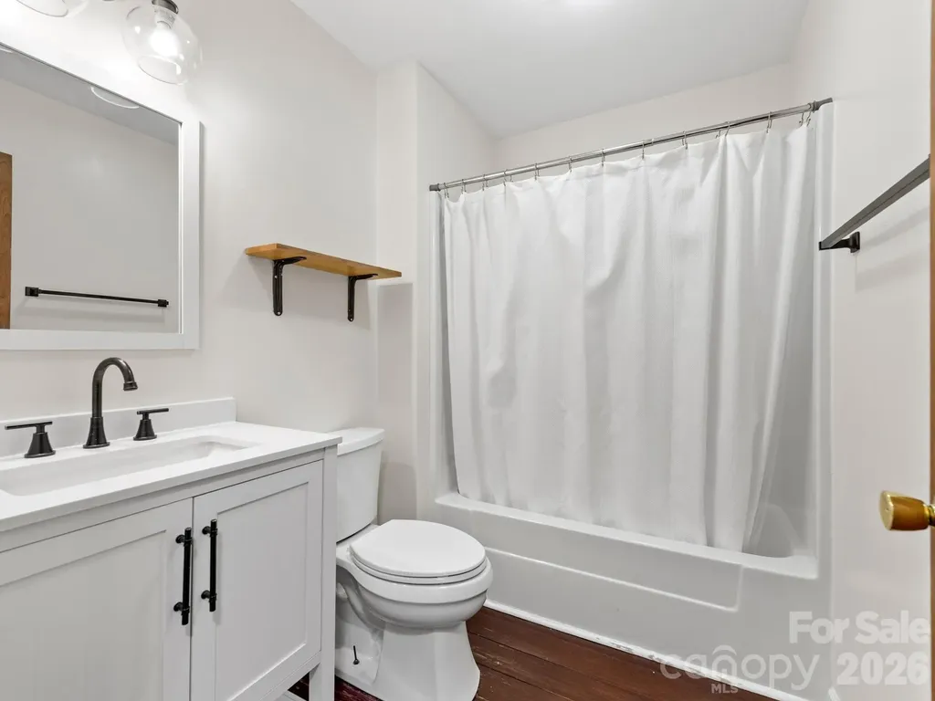 21 Dogwood Grove Asheville NC 28805