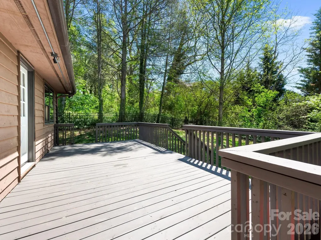 21 Dogwood Grove Asheville NC 28805