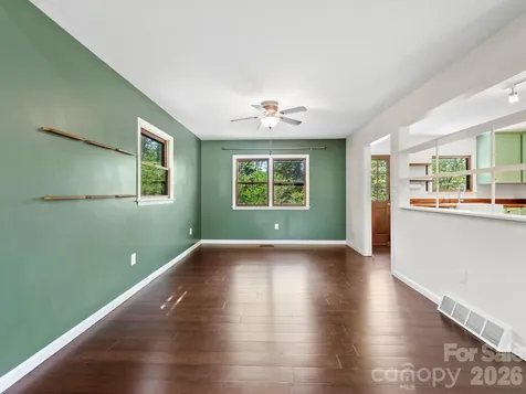 21 Dogwood Grove Asheville NC 28805
