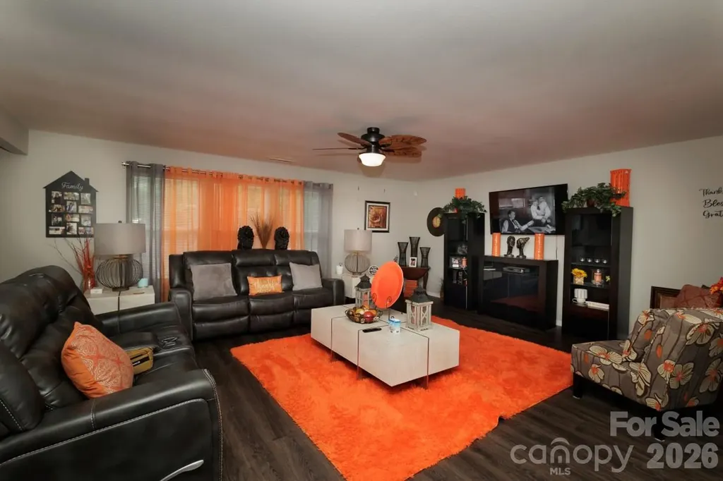 6135 Blue Ash Lane Charlotte NC 28215