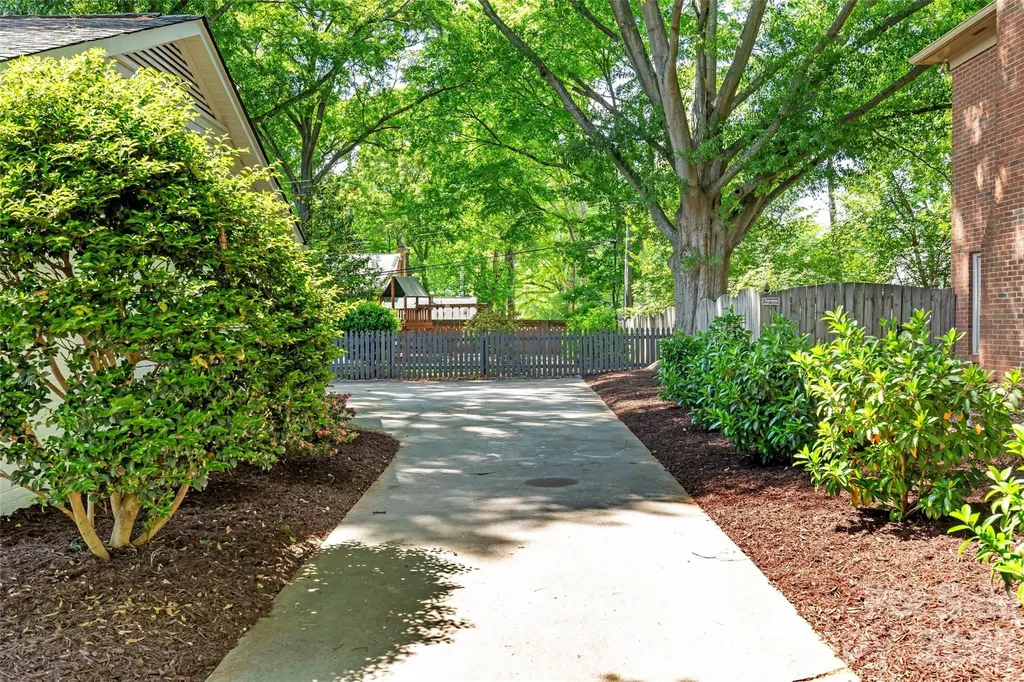 5145 Lansing Drive Charlotte NC 28270