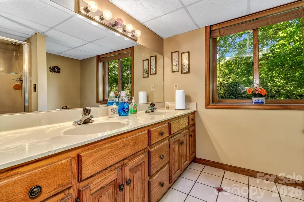 218 Brown Road Hendersonville NC 28791