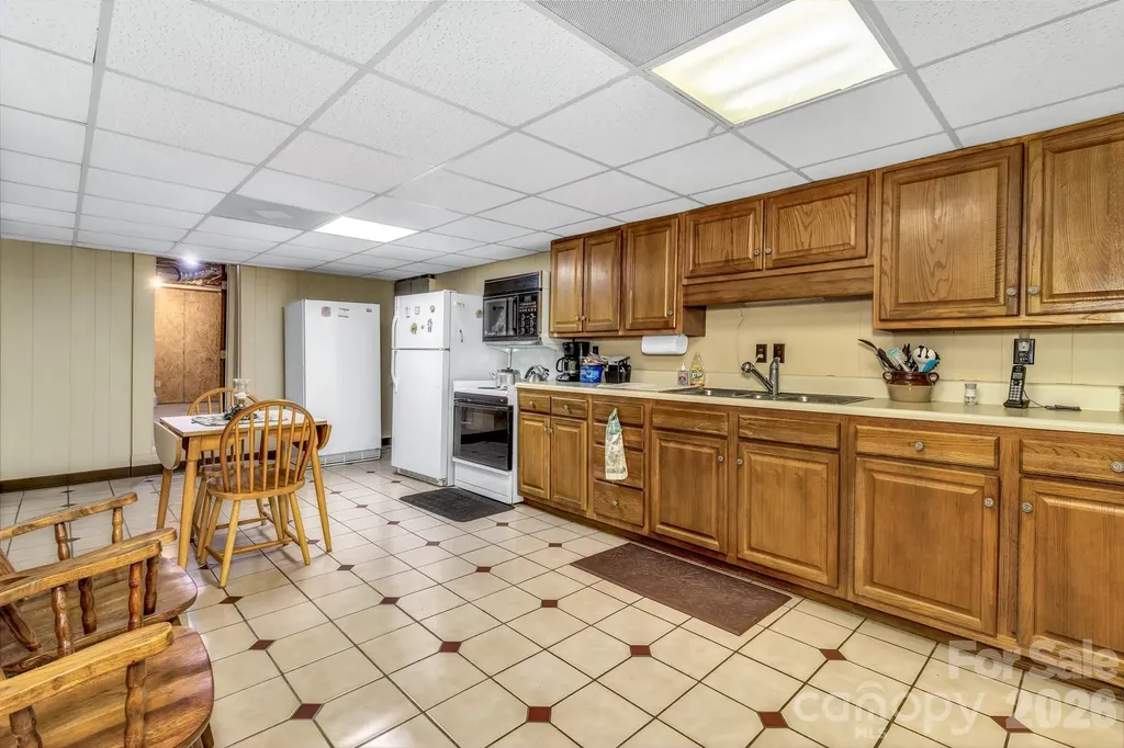 218 Brown Road Hendersonville NC 28791