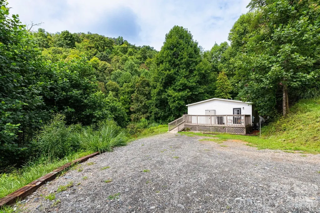 205 Sleepy Hollow Drive Mars Hill NC 28754