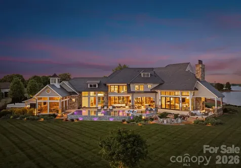 8515 Norman Estates Drive Denver NC 28037