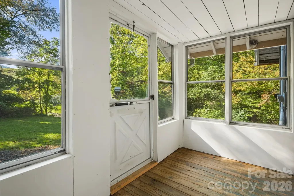 456 Maney Branch Road Burnsville NC 28714