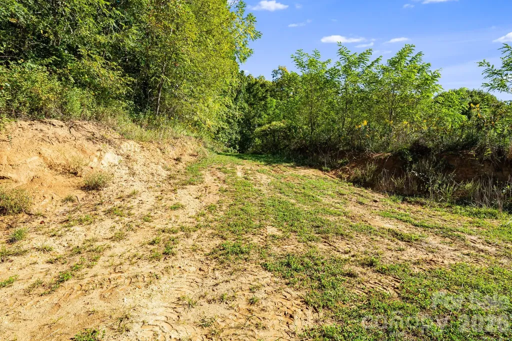 456 Maney Branch Road Burnsville NC 28714