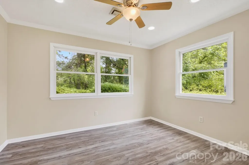 10 Laurel Place Drive Asheville NC 28803