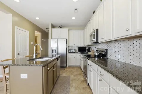 10122 Whiteburn Court Charlotte NC 28278