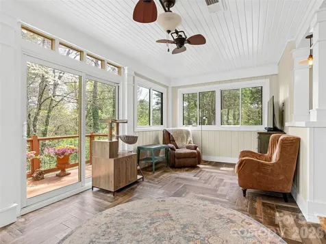686 New Haw Creek Road Asheville NC 28805