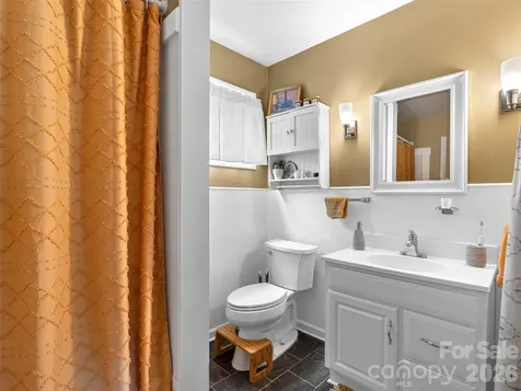 686 New Haw Creek Road Asheville NC 28805