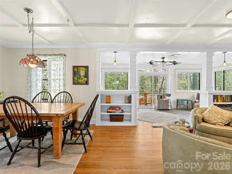 686 New Haw Creek Road Asheville NC 28805