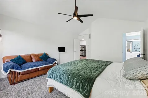 6213 Knightsgate Court Charlotte NC 28269