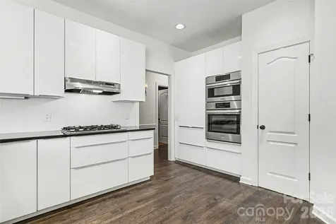 6213 Knightsgate Court Charlotte NC 28269