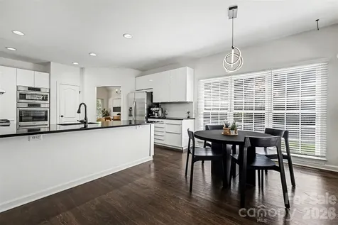 6213 Knightsgate Court Charlotte NC 28269