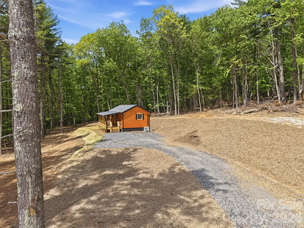 387 Tree Top Circle Fleetwood NC 28626