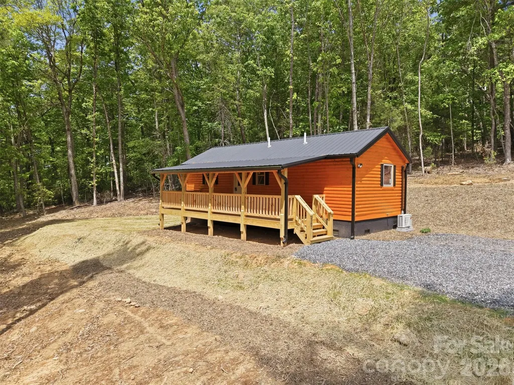 387 Tree Top Circle Fleetwood NC 28626