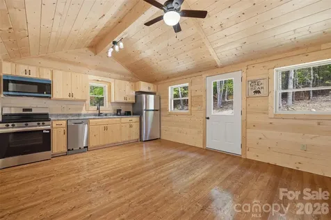 387 Tree Top Circle Fleetwood NC 28626
