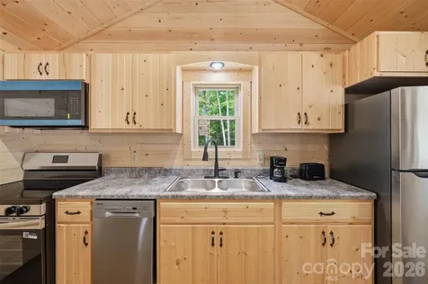 387 Tree Top Circle Fleetwood NC 28626