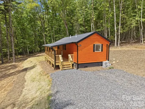 387 Tree Top Circle Fleetwood NC 28626