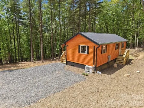 387 Tree Top Circle Fleetwood NC 28626