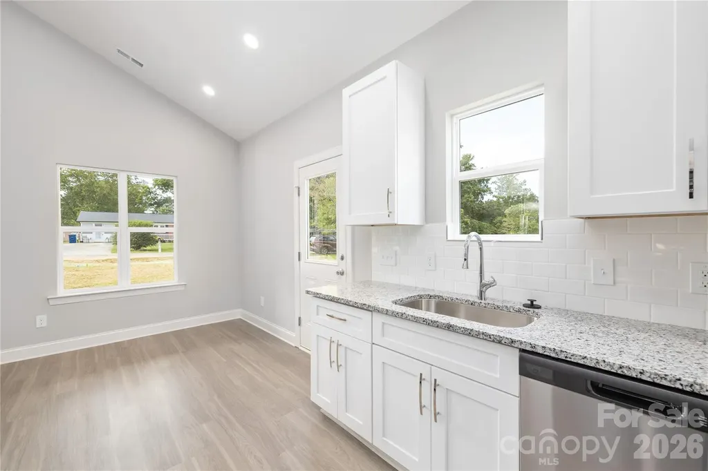 6625 Tracy Avenue Charlotte NC 28214