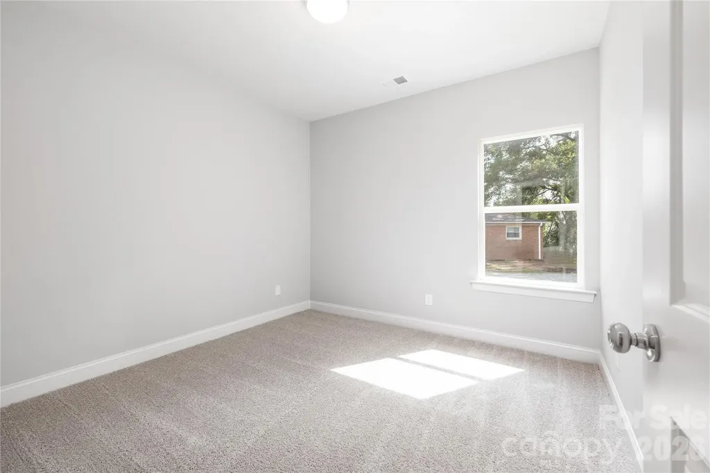 6625 Tracy Avenue Charlotte NC 28214