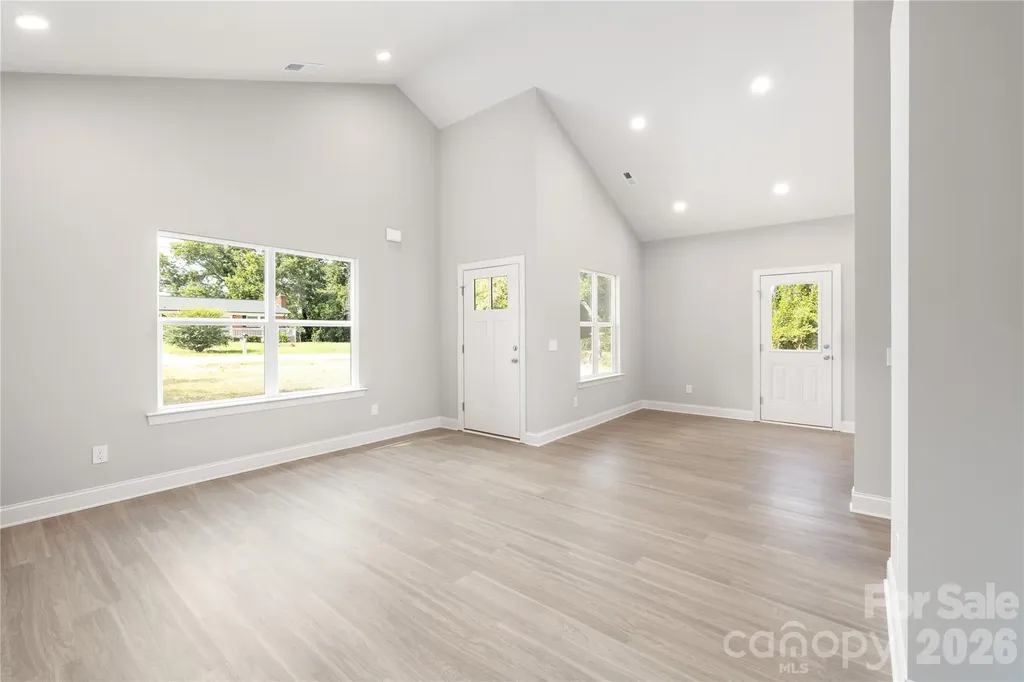 6625 Tracy Avenue Charlotte NC 28214