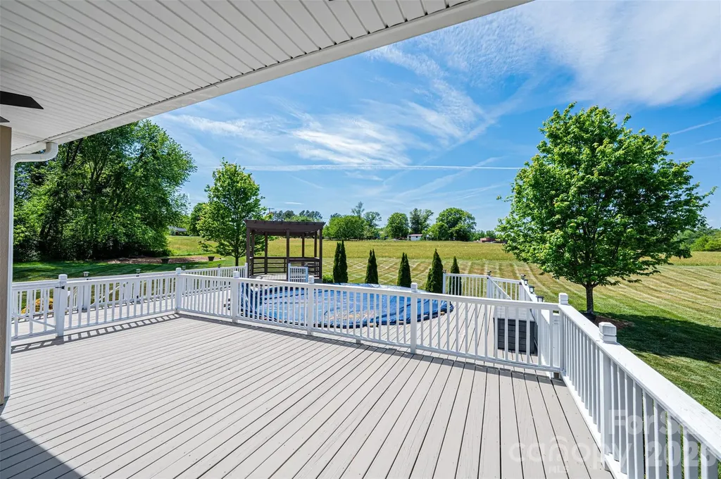 379 Horseshoe Bend Road Hudson NC 28638