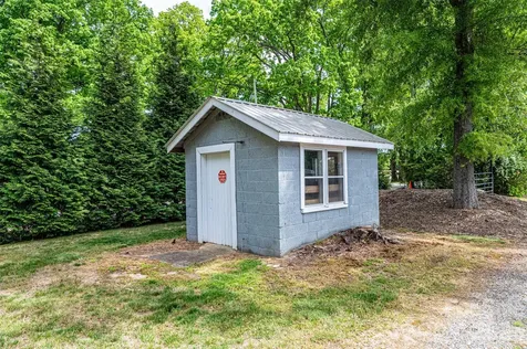 379 Horseshoe Bend Road Hudson NC 28638