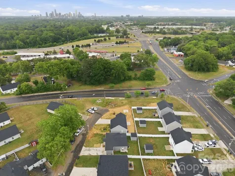 3800 Freedom Drive Charlotte NC 28208