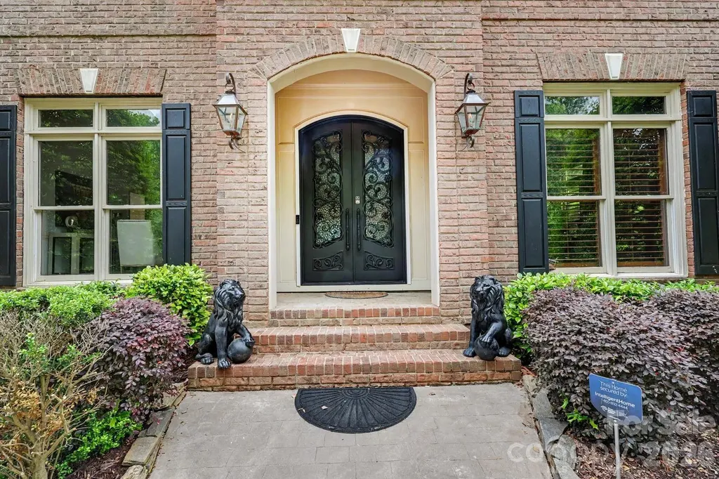 10615 Lederer Avenue Charlotte NC 28277